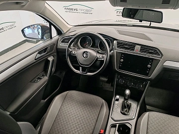Volkswagen Tiguan, 2020г., передний привод, робот