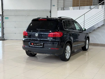Volkswagen Tiguan, 2012г., передний привод, автомат
