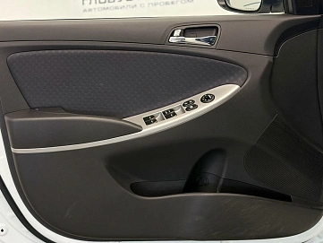 Hyundai Solaris, 2013г., передний привод, автомат