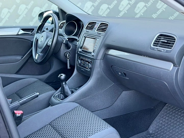 Volkswagen Golf, 2011г., передний привод, механика