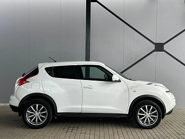 Nissan Juke, 2013г., передний привод, вариатор