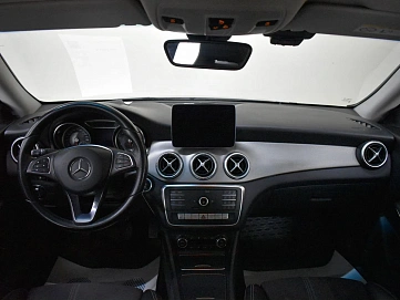 Mercedes-Benz CLA, 2017г., передний привод, робот