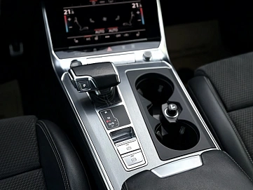 Audi A6, 2021г., передний привод, робот