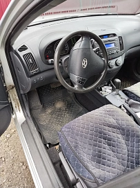 Hyundai Elantra, 2009г., передний привод, автомат