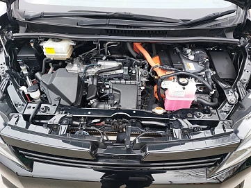 Toyota Voxy, 2017г., передний привод, вариатор