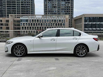 BMW 3 серии, 2023г, задний привод, автомат