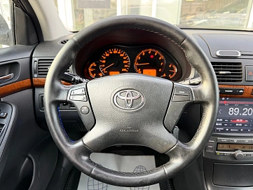 Toyota Avensis, 2006г., передний привод, механика