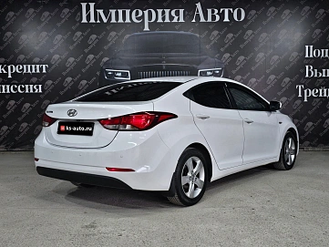 Hyundai Elantra, 2015г., передний привод, автомат