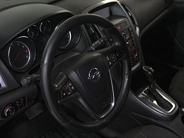 Opel Astra, 2012г., передний привод, автомат