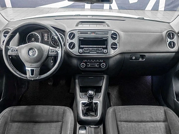Volkswagen Tiguan, 2013г., полный привод, механика