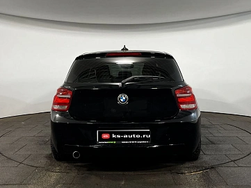 BMW 1 серии, 2012г., задний привод, автомат