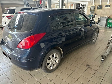 Nissan Tiida, 2008г., передний привод, механика