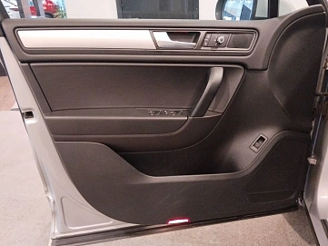 Volkswagen Touareg, 2013г., полный привод, автомат