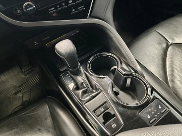 Toyota Camry, 2019г., передний привод, автомат