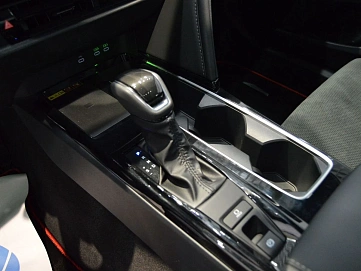 Toyota Camry, 2025г., передний привод, вариатор
