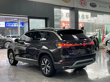Volkswagen Tayron, 2022г., передний привод, робот