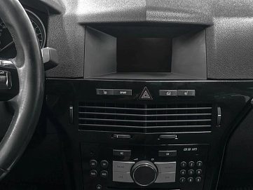 Opel Astra, 2011г., передний привод, робот