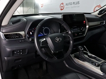 Toyota Highlander, 2025г., полный привод, автомат