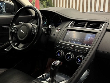 Jaguar E-Pace, 2018г., полный привод, автомат