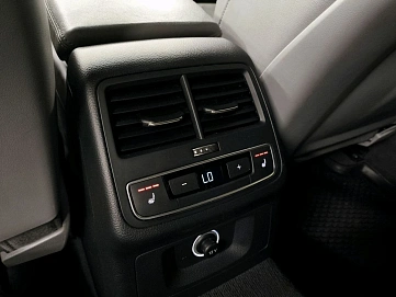 Audi A4, 2018г., полный привод, робот