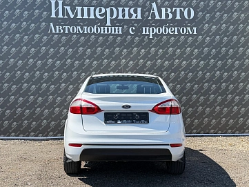 Ford Fiesta, 2015г., передний привод, робот