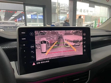 Volkswagen Tayron, 2022г., передний привод, робот
