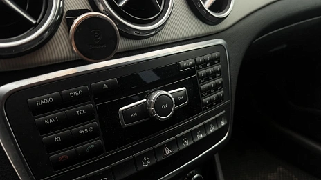 Mercedes-Benz GLA, 2015г., передний привод, робот