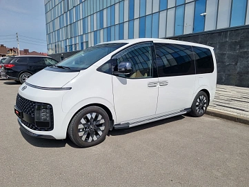 Hyundai Staria, 2024г, передний привод, автомат
