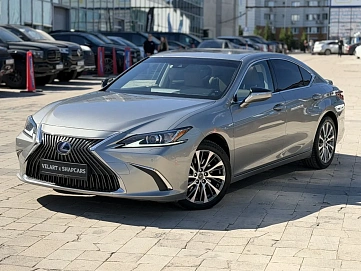 Lexus ES, 2019г, передний привод, вариатор