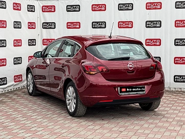 Opel Astra, 2011г., передний привод, автомат