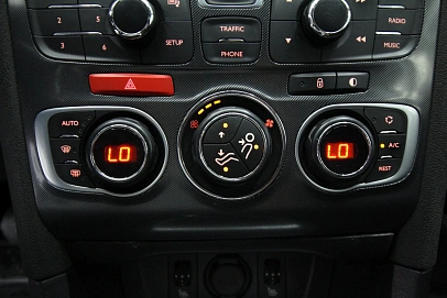 Citroen C4, 2015г., передний привод, автомат
