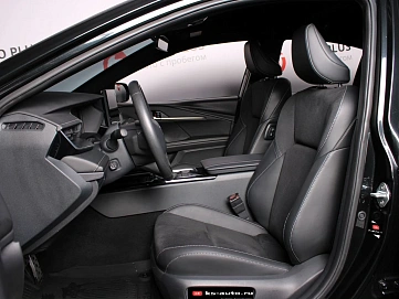 Toyota Camry, 2025г., передний привод, вариатор