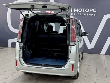 Toyota Esquire, 2020г., передний привод, вариатор