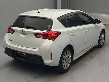 Toyota Auris, 2014г., передний привод, вариатор
