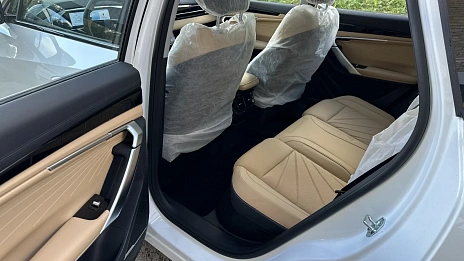 Geely Atlas, 2023г., передний привод, робот