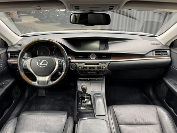 Lexus ES, 2013г., передний привод, автомат