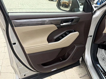 Toyota Highlander, 2026г, полный привод, автомат