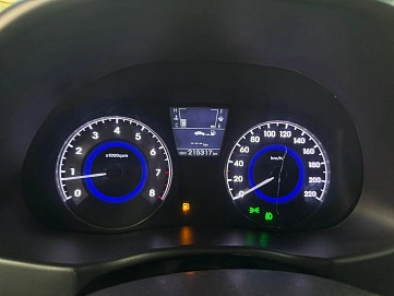 Hyundai Solaris, 2012г., передний привод, механика