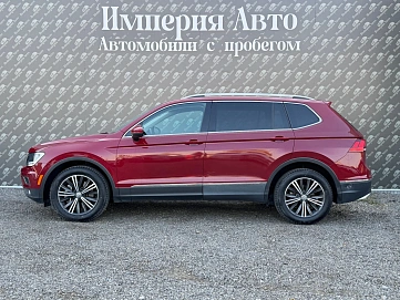 Volkswagen Tiguan, 2018г., полный привод, автомат
