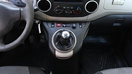 Peugeot Partner, 2012г., передний привод, механика