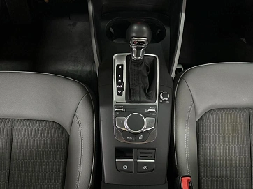 Audi A3, 2018г., передний привод, робот
