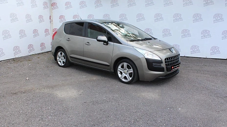 Peugeot 3008, 2011г., передний привод, механика