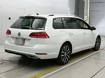 Volkswagen Golf, 2019г., передний привод, робот