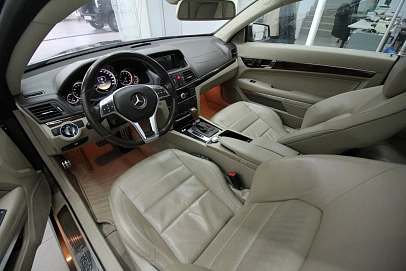 Mercedes-Benz E-Класс, 2012г., задний привод, автомат