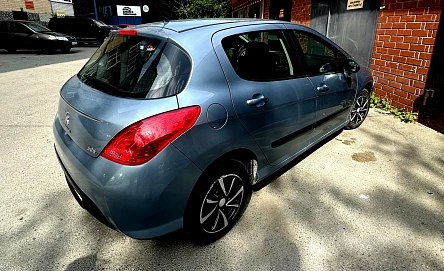 Peugeot 308, 2011г., передний привод, автомат