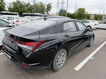 Hyundai Elantra, 2022г., передний привод, автомат