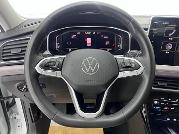 Volkswagen Tayron, 2022г., передний привод, робот