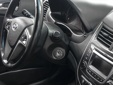 Hyundai Solaris, 2015г., передний привод, автомат