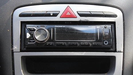 Peugeot 408, 2013г., передний привод, механика