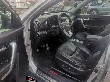 Kia Sorento, 2012г, полный привод, автомат
